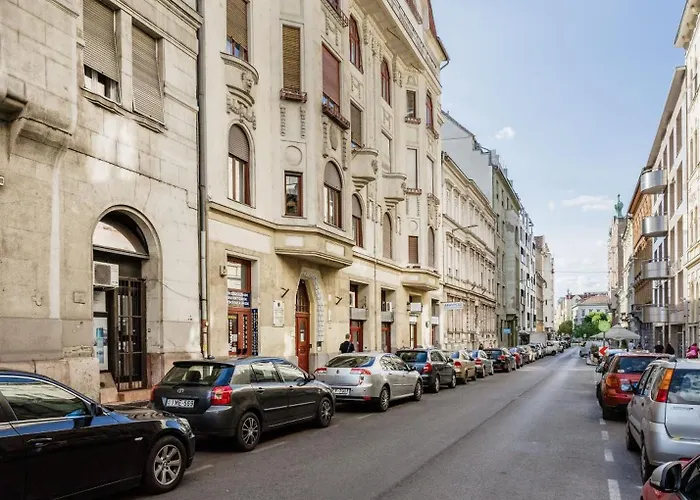 Artful 3br By Danube River & Market Hall Apartmán